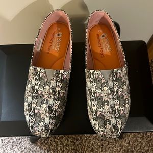 Bobs for Dogs! Size 8.5 Gently Used!